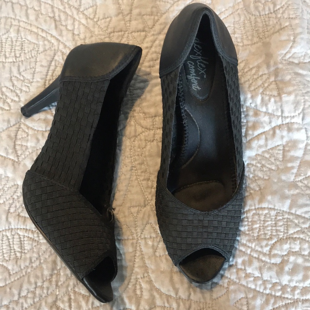 Black dexflex comfort open toe heels 10